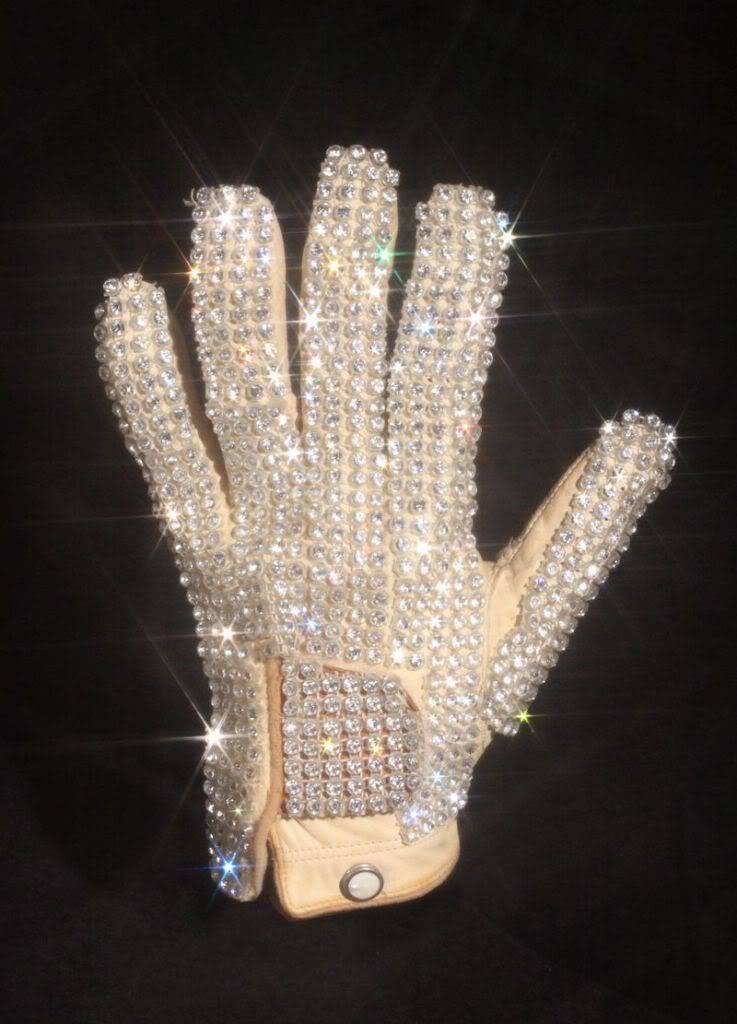 Michael's Accident with His Famous Glove 01-90