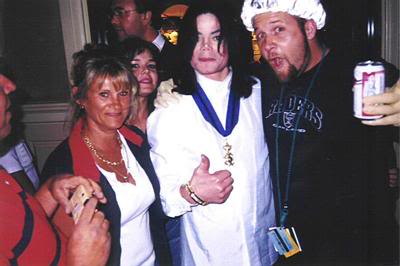 2002 - Fan Who Met Michael in 2002  02-43