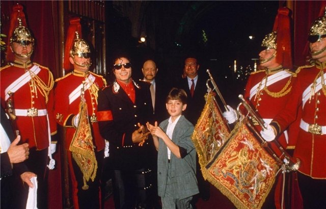 Michael becomes the King of England 02-57