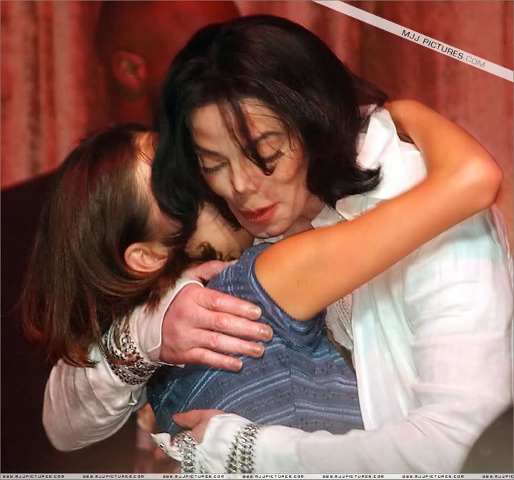 Michael - Michael Jackson's Fans 184892_187319004639393_110570722314222_393969_7707882_n