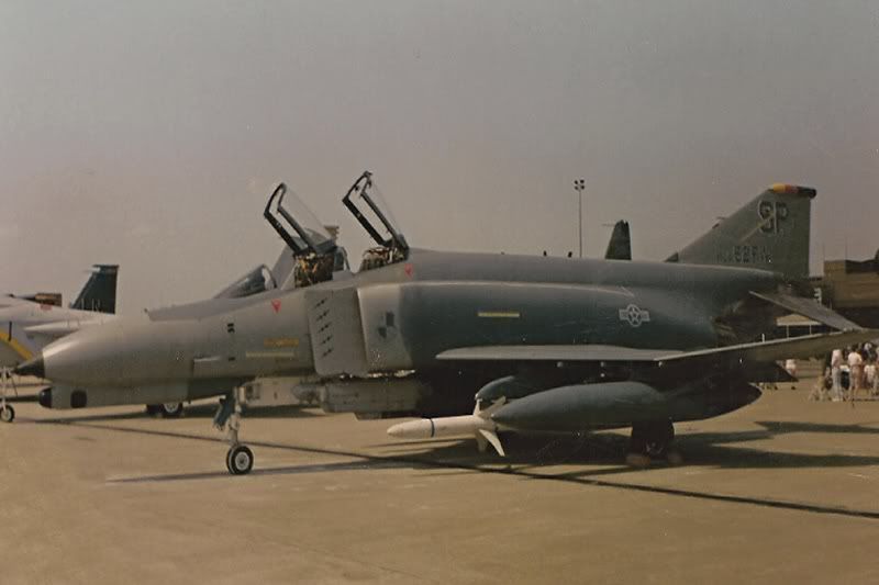 Merged F-4 Phantom thread F7007998