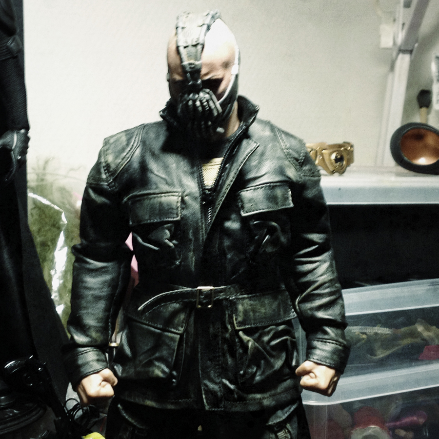 [Hot Toys] TDKR - Bane - 1/6 scale - Fotos <OMG> Pág 22 e 23 - Página 36 IMG_0450