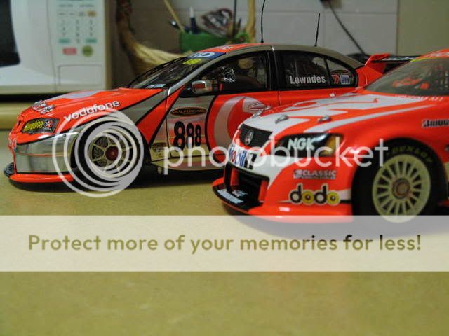 1:18 Peter Brock's 2004 32nd Year Bathurst car IMG_0230