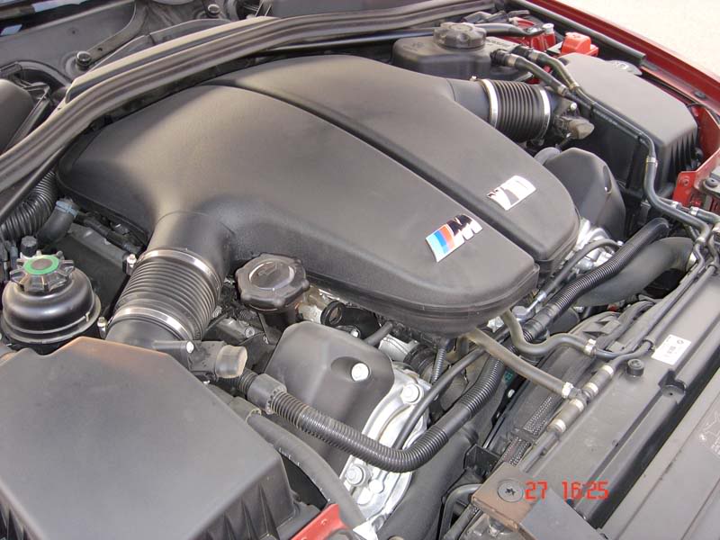 افضل سيارة رياضية من BMW M8