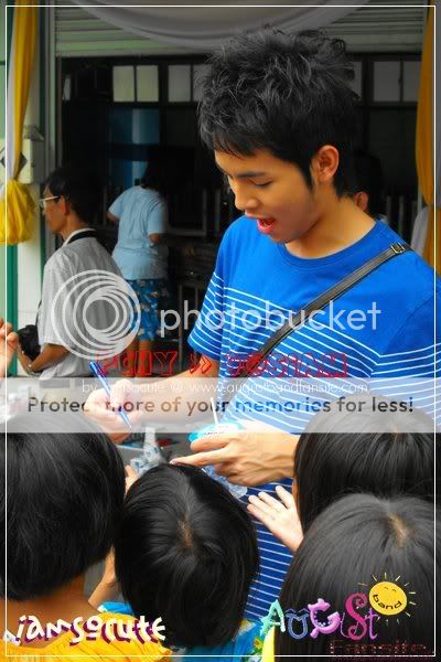 [PHOTO][Apr.27.2009] Pchy & 9@SIAM & S-Club: Charitable Activities I685photobucketcomalbumsvv217pjo-16