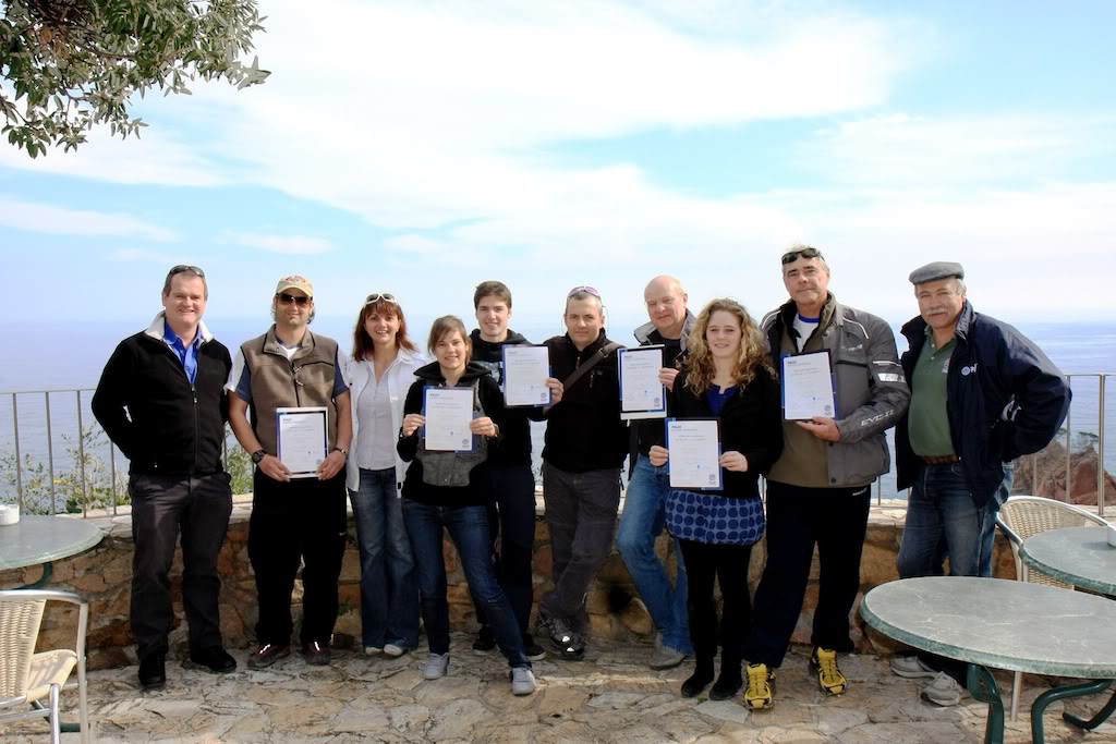 Une tournée de nouveaux instructeurs PADI et leur crédo IE_graduation_r