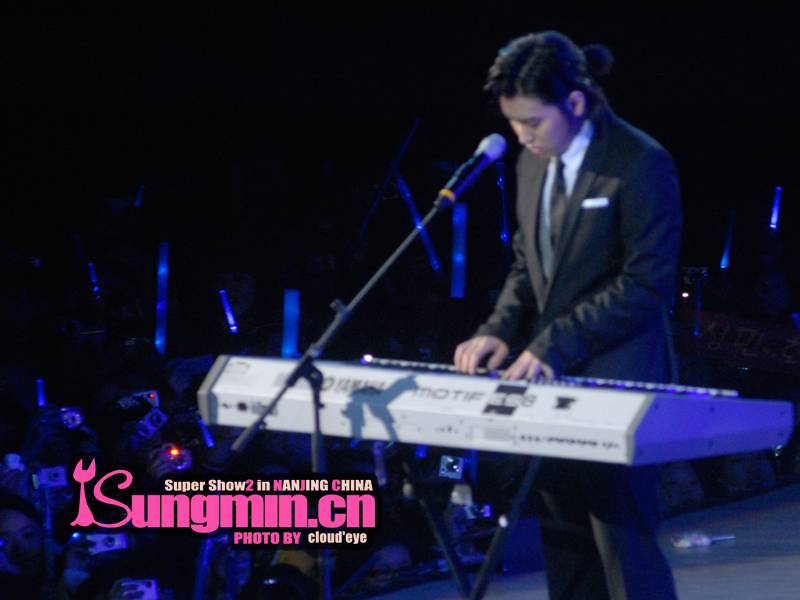 [091212] Super Show II Nanjing - Página 2 ISungmin12Nangjin02_zps2hrfmykb