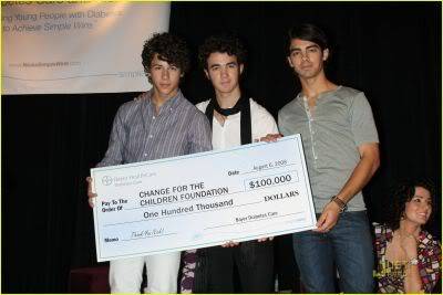 nicks simple wins Normal_jonas-brothers-bayer-boys-25