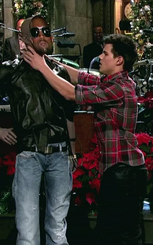 Fotos do Tay no SNL Taylor-lautner-12129-2