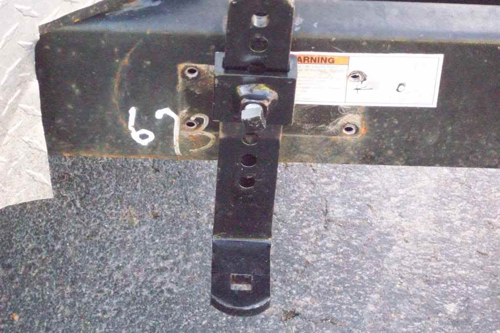 The Equalizer load distributing hitch Loadlevelinghitch004