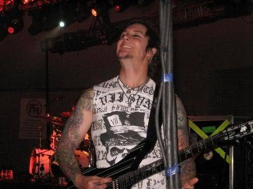 Post Your Favourite A7X Pictures Here! - Page 2 Synyster-gates--large-msg-124508-1