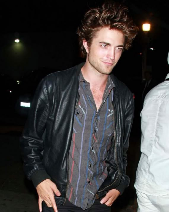 Solo Robert  Pattinson <3 Large-msg-122296973715