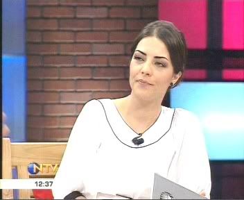 Burcu Kara En Yeni ve Farkl Resimler - Sayfa 4 Lv03avi_000039080-1