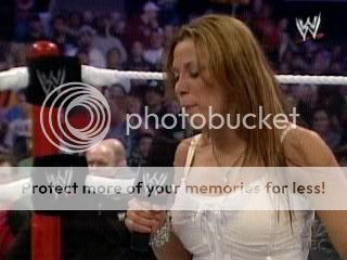 Mickie James esta en raw !! 099