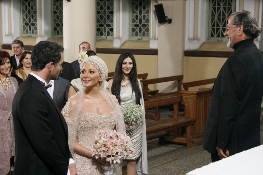 صور الملكه اليسا من كليب ع بالى حبيبى 2010 هاى كواليتى 0710Elissa-1200