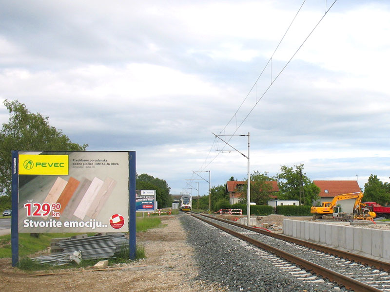 Od budueg eljeznikog stajalita Buzin do RK Zagreb StajaliscaronteBuzin001_zps7454b520