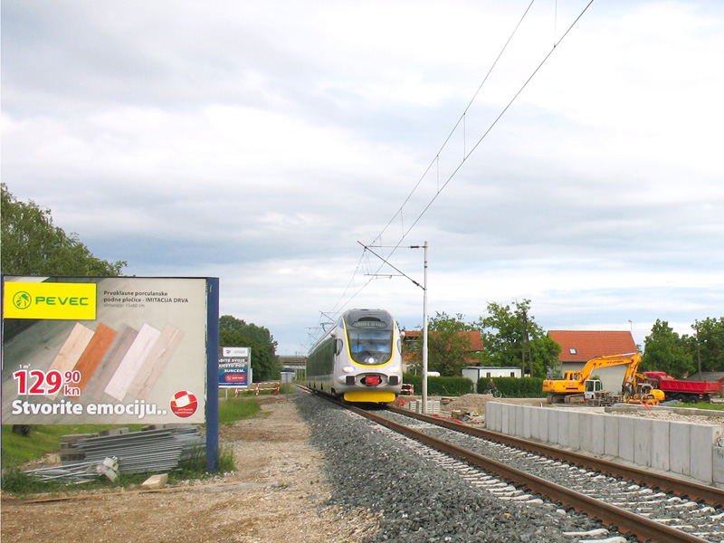 Od budueg eljeznikog stajalita Buzin do RK Zagreb StajaliscaronteBuzin002_zps5f45e841