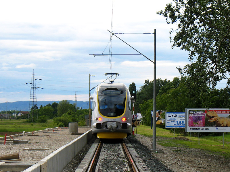 Od budueg eljeznikog stajalita Buzin do RK Zagreb StajaliscaronteBuzin005_zps7d06e7d3