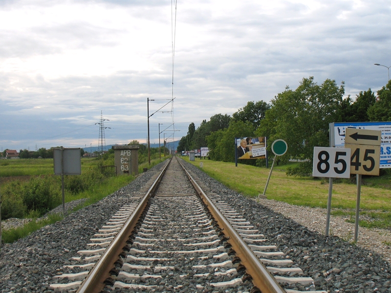 Od budueg eljeznikog stajalita Buzin do RK Zagreb StajalisteBuzinperon011_zpsf2f7b2bf