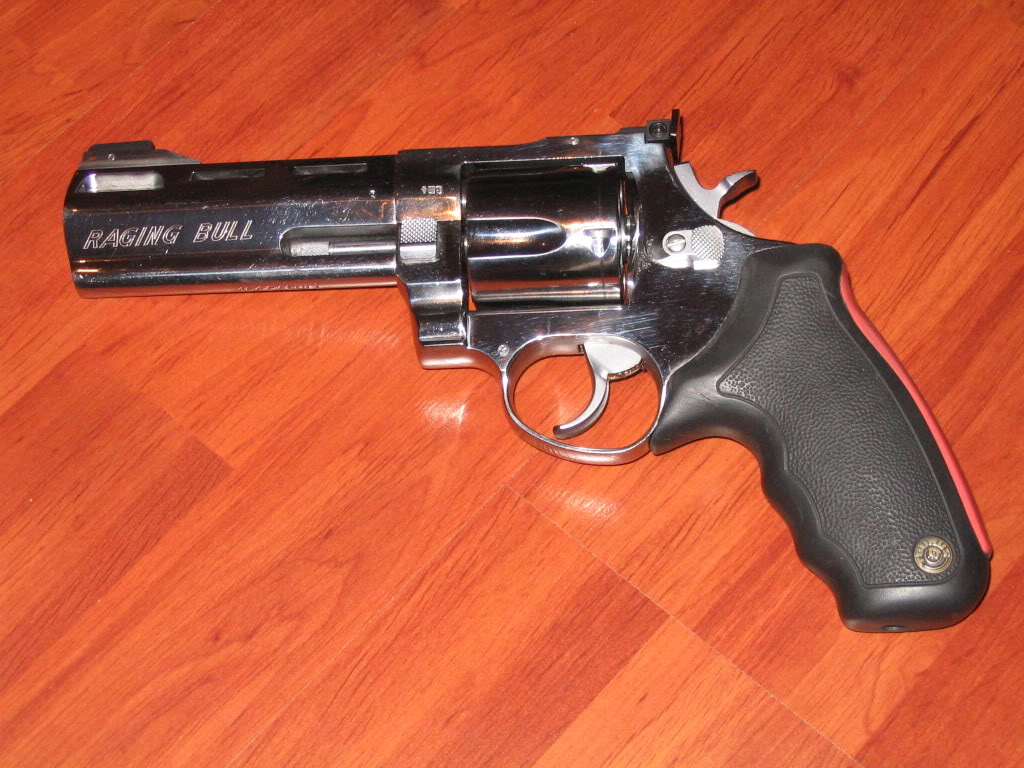 choix d'un revolver de gros calibre - Page 2 Armes0052