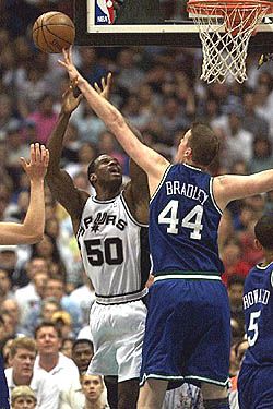 San Antonio Express ShawnBradley009