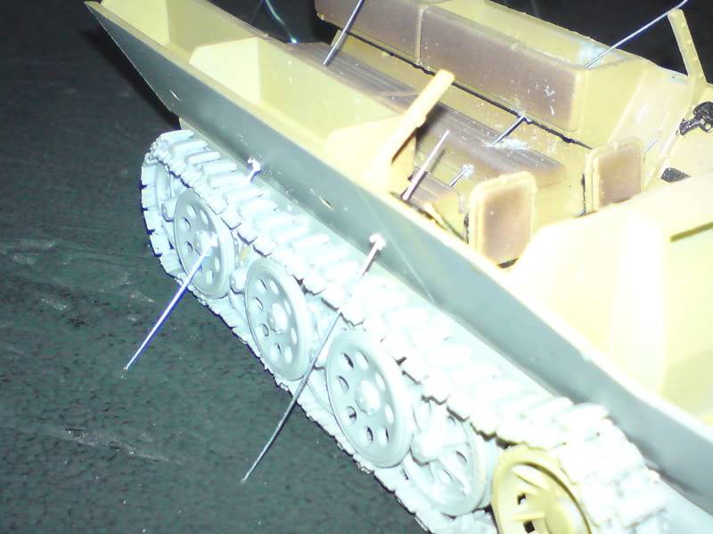 Dragon Sd.Kfz 251 1/35 - Sida 2 DSC00568