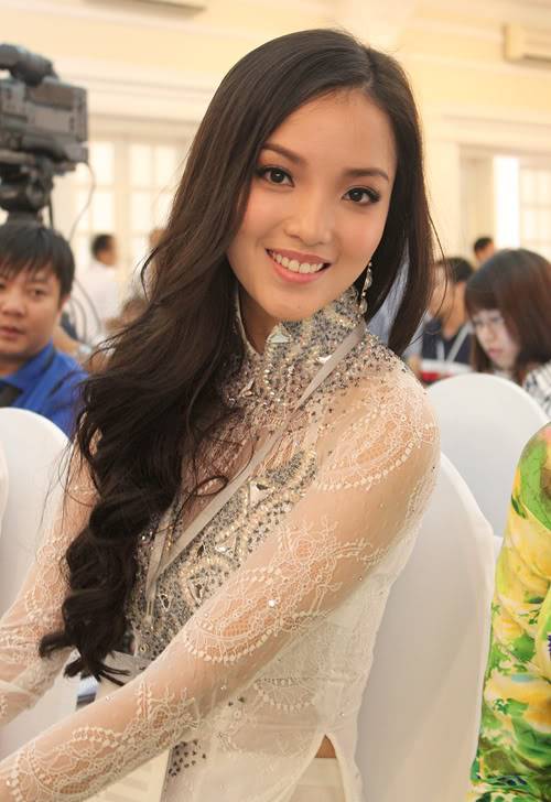 Huỳnh Bích Phương .. Ứng viên sáng giá của Miss Viet Nam 8-2