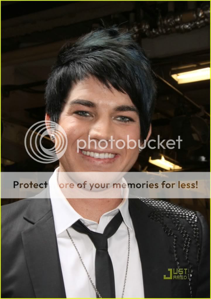 Other Adam's pics [ADAM'S PICS] - Page 2 Adam-lambert-regis-kelly-23