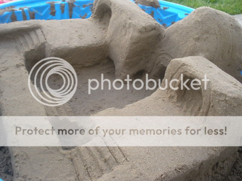 More sandbox fun 027