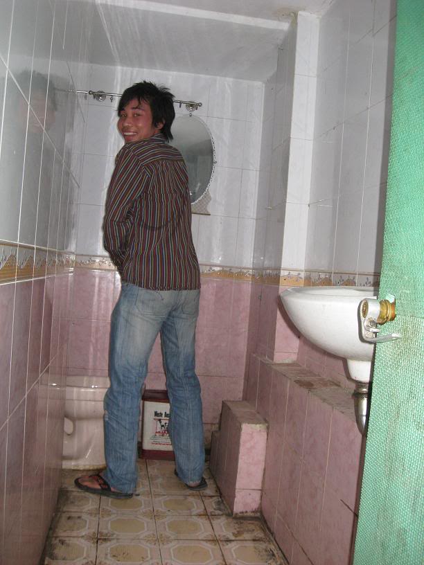 mời bà con xem chùm ảnh chụp lén wc ^^ IMG_1241