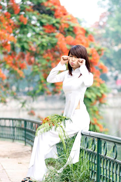 Con gái Việt Nam xinh xắn với áo dài 4fa968defbda4bf9a3ffad64d2a2a87b
