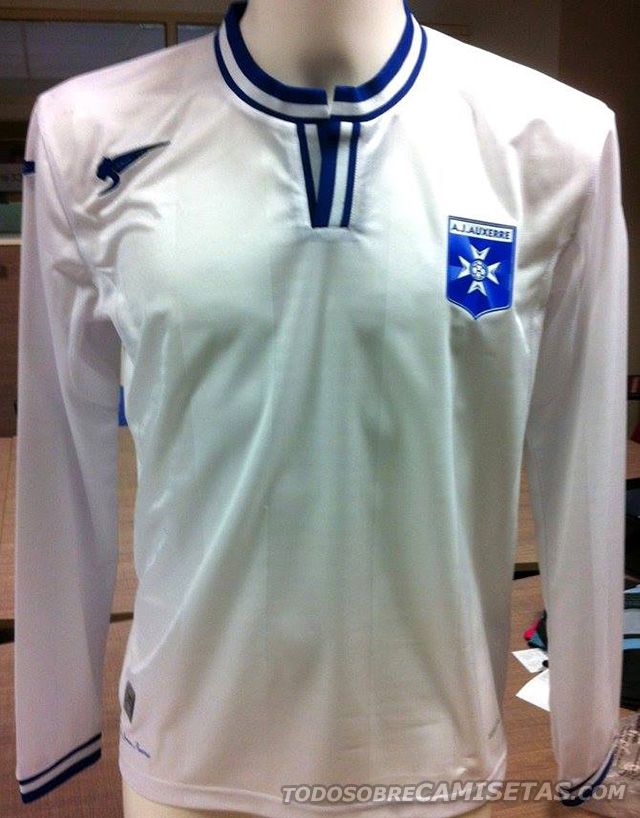 Maillots [2013-2014] - Page 2 14AUXERRE7