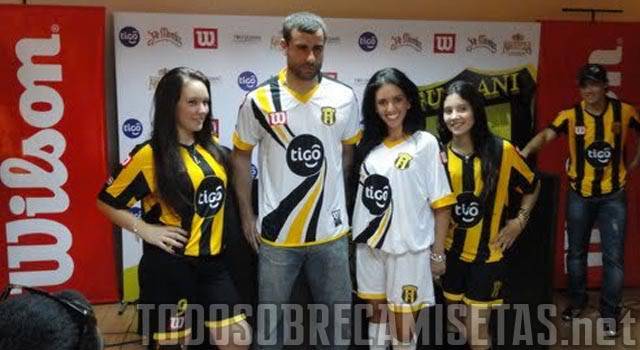 Club Guaraní - Uniformes - 2011 Guaraniintro