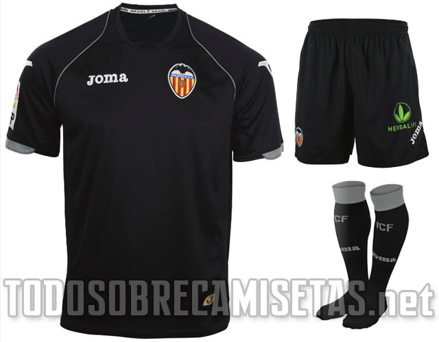 Equipaciones Joma del Valencia FC 11/12. Fuente TSC VFC112da