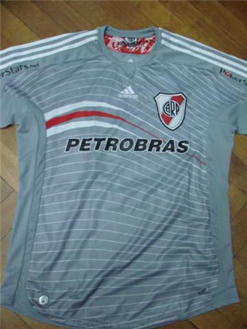 Nuevas Equipaciones 09/10 - Página 3 Ui2ikf696448892viewattth120518642dd