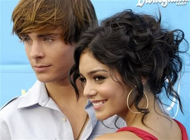 HIGH SCHOOL MUSICAL 3 30193356_high210831