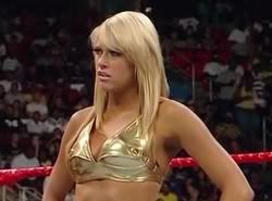 Velvet veut prendre sa revanche WWE_Raw_07_14_08_Kelly_Kelly_Segmen