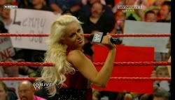 Me vs Maryse Raw1105_divatagmatch_avi_000033466