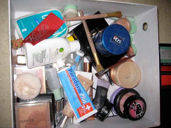 Your Makeup Collection :D - Page 13 Face-1