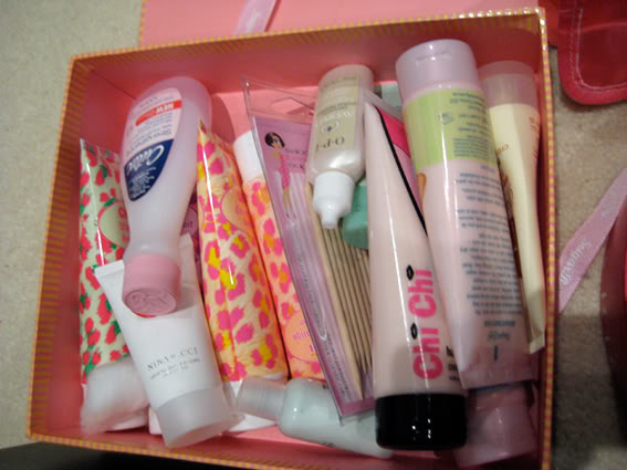 Your Makeup Collection :D - Page 13 Handcream