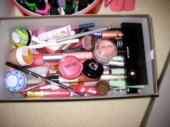 Your Makeup Collection :D - Page 13 LIPS-2