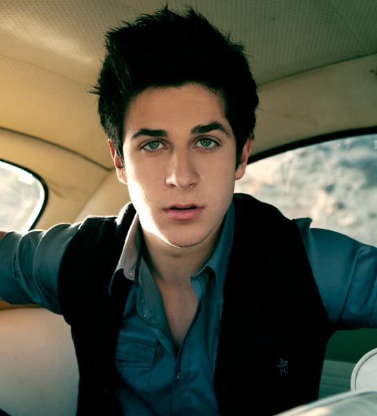 David Henrie VS Justin Bieber 2c50028d9337df57e66d550fe9ef54ee