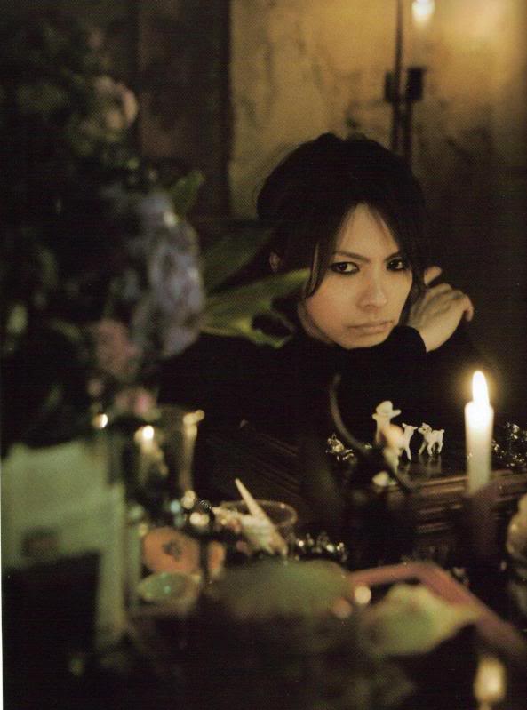 HYDE-GALERIA HydeisDeadLimitedEdition17