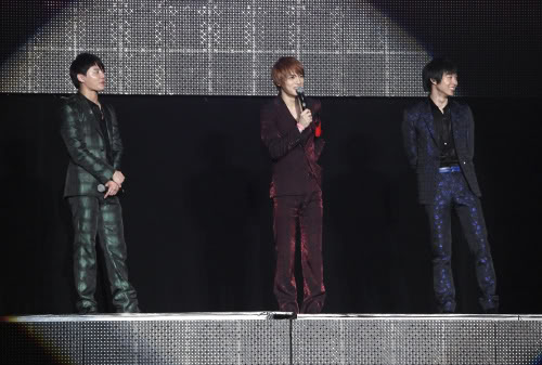 JYJ demanda a su agencia japonesa por la cancelación de su concierto. 201104290011260