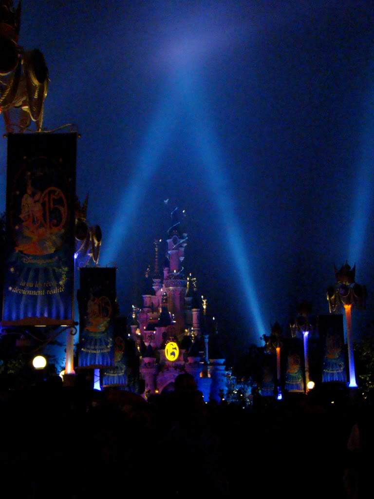 Vos photos nocturnes de Disneyland Paris - Page 8 31octobre2008117