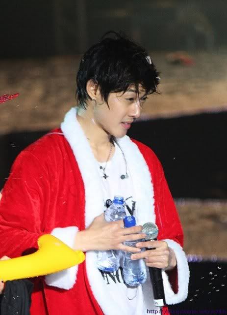 Merry 4D Christmas and Happy Hyun Joong New Year  ED998DECBDA9ECBD981_985