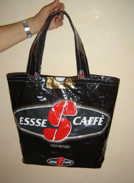 Borsa con le confezioni del caffè DSC08149