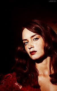 EMILY BLUNT [libre] E8-8