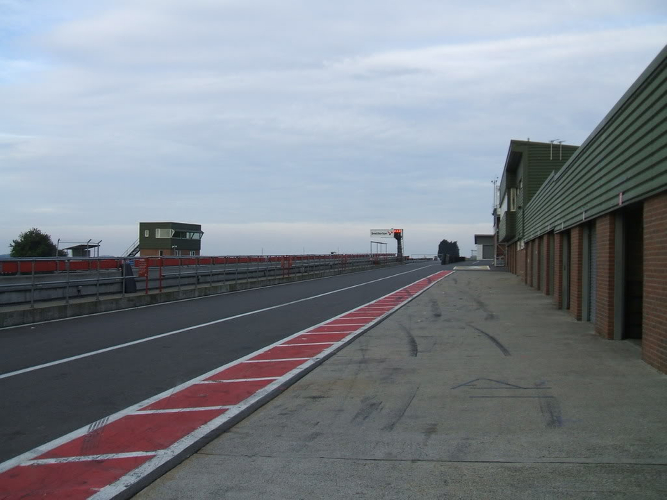 Pictures from the testing at Snetterton LOADS of PICTURES!! DSCF2701