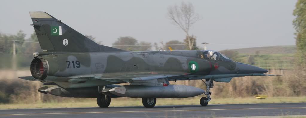 Armée Pakistanaise / Pakistani Armed Forces (PAF) - Page 15 IMG_4544